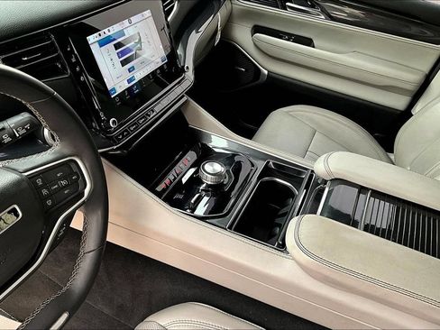 Used 2022 Jeep Wagoneer Series I w/ Convenience Group I AWD/4WD image 18