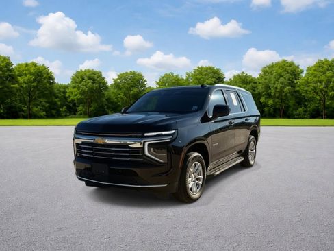 Used 2025 Chevrolet Tahoe LT image 3