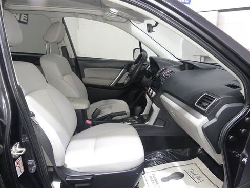 Used 2018 Subaru Forester 2.5i Premium AWD/4WD image 22
