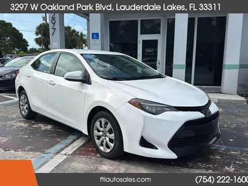 Used 2018 Toyota Corolla LE FWD image 3
