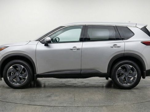 Used 2025 Nissan Rogue SV FWD image 5