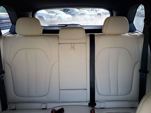 Used 2022 BMW X5 sDrive40i w/ Parking Assistance Package image 45