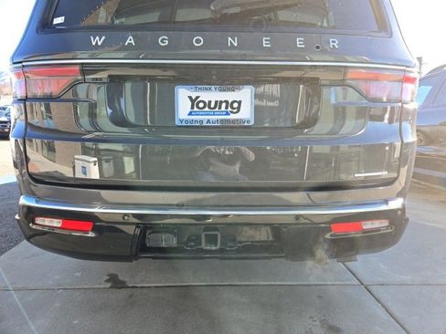 Used 2024 Jeep Wagoneer L Series II w/ Flexible Seating Group image 6