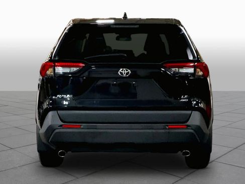 Used 2025 Toyota RAV4 LE AWD/4WD image 5