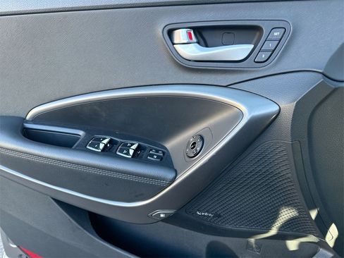 Used 2018 Hyundai Santa Fe Sport image 15