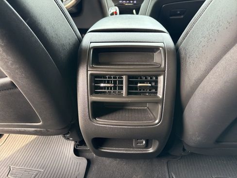 Used 2018 Cadillac XT5 Luxury w/ Driver Awareness Package image 29