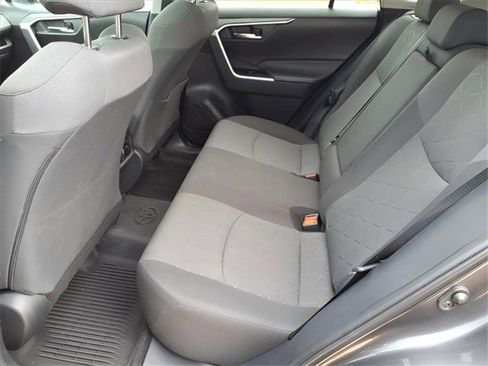 Used 2020 Toyota RAV4 XLE image 19