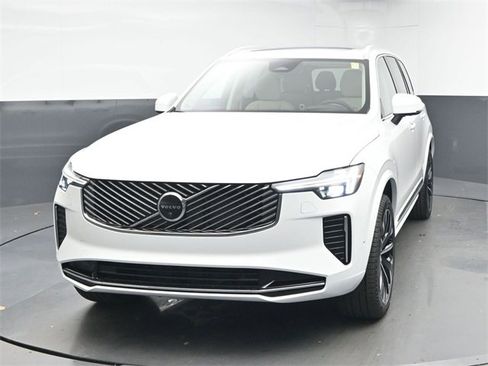 New 2026 Volvo XC90 B6 Ultra image 3