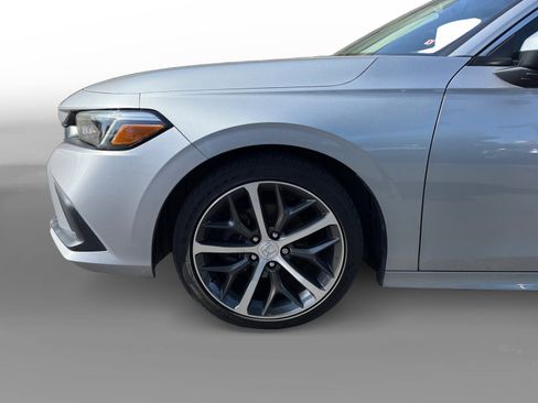 Used 2022 Honda Civic Touring image 9
