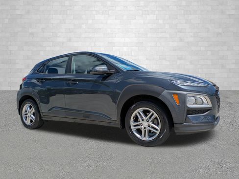 Used 2021 Hyundai Kona SE image 1