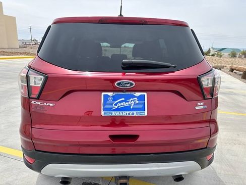 Used 2017 Ford Escape SE image 4