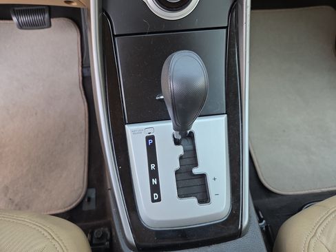 Used 2011 Hyundai Elantra GLS FWD image 23