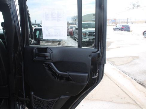 Used 2016 Jeep Wrangler Unlimited Sport image 9