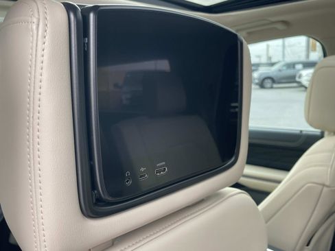 Used 2023 Ford Expedition Max Platinum image 13