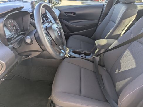 Used 2025 Toyota Corolla LE image 24