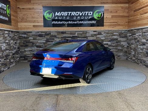 Certified 2023 Hyundai Elantra SEL w/ Convenience Package image 9