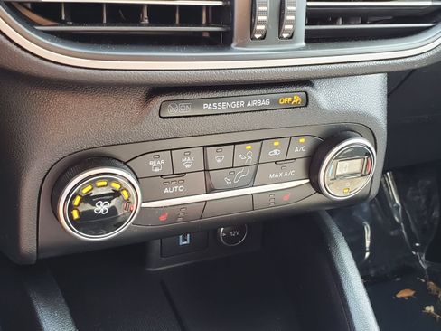 Used 2020 Ford Escape SE FWD image 20