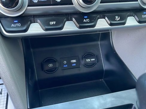 Used 2020 Hyundai Elantra SE w/ Convenience Package (C2) FWD image 24