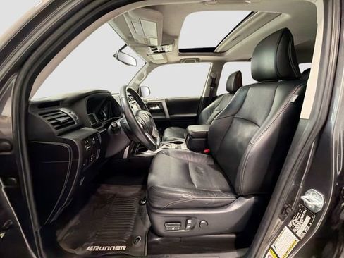 Used 2017 Toyota 4Runner Limited AWD/4WD image 18