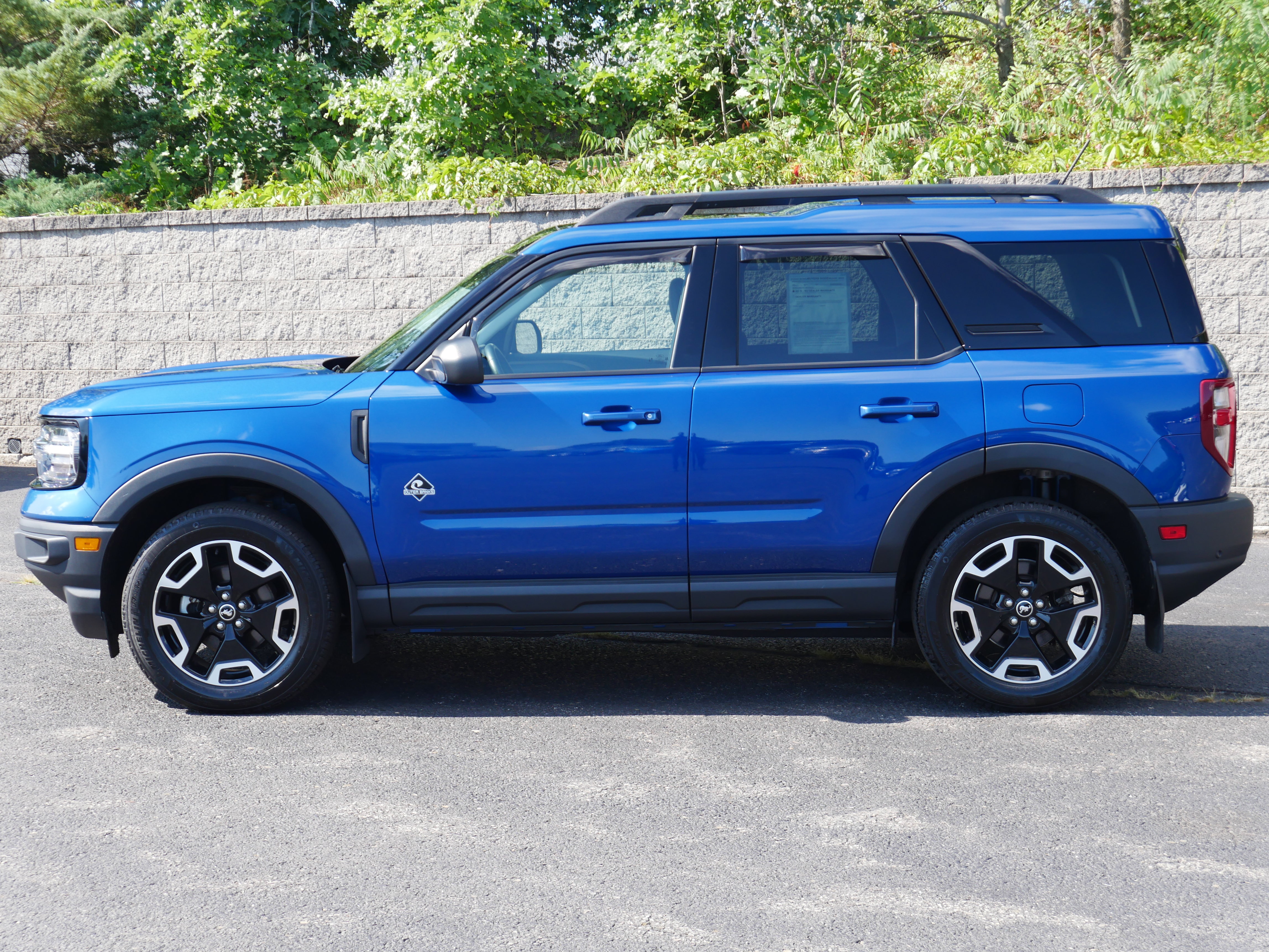 Used 2023 Ford Bronco Sport Outer Banks w/ Tech Package AWD/4WD image 3