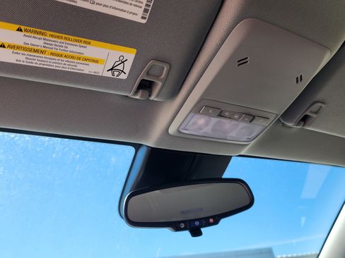 Used 2022 Chevrolet Trax LT w/ Sport Edition image 17