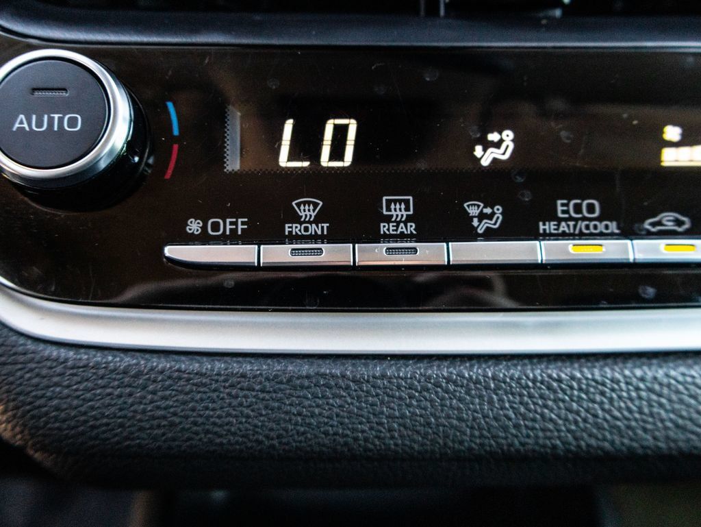 Used 2024 Toyota Corolla LE FWD image 24