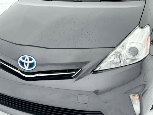 Used 2014 Toyota Prius V Three image 11