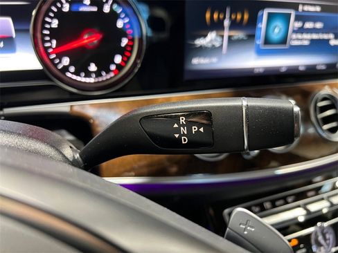 Used 2017 Mercedes-Benz E 300 4MATIC image 39