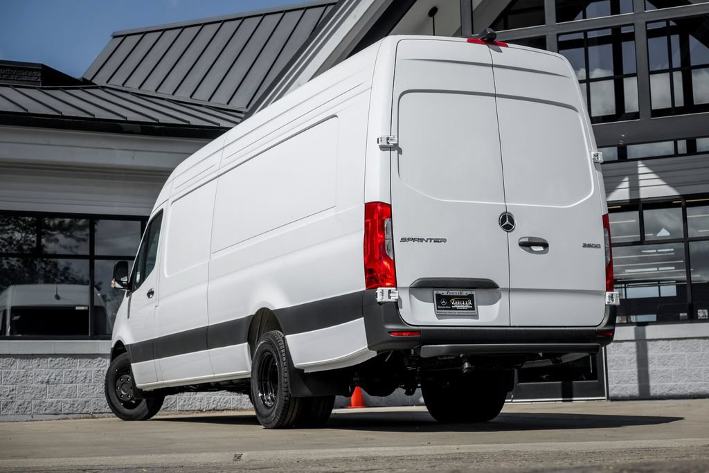 Used 2026 Mercedes-Benz Sprinter 3500 image 2