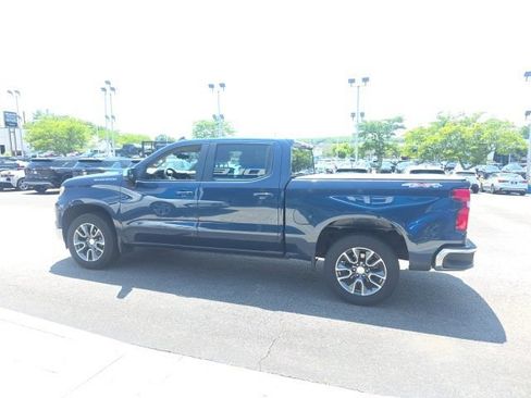 Used 2023 Chevrolet Silverado 1500 LT AWD/4WD image 6