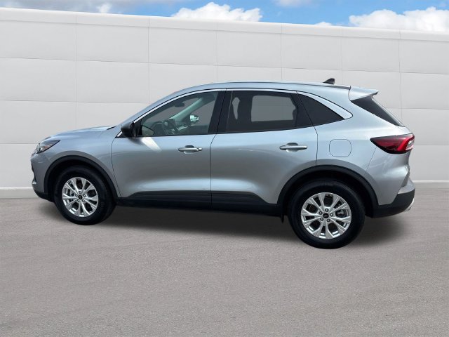 Used 2024 Ford Escape Active AWD/4WD image 2