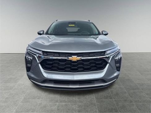 New 2026 Chevrolet Trax LT w/ Driver Confidence Package FWD image 9
