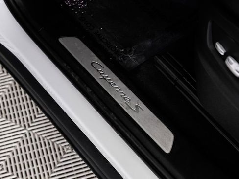 Used 2019 Porsche Cayenne S image 37