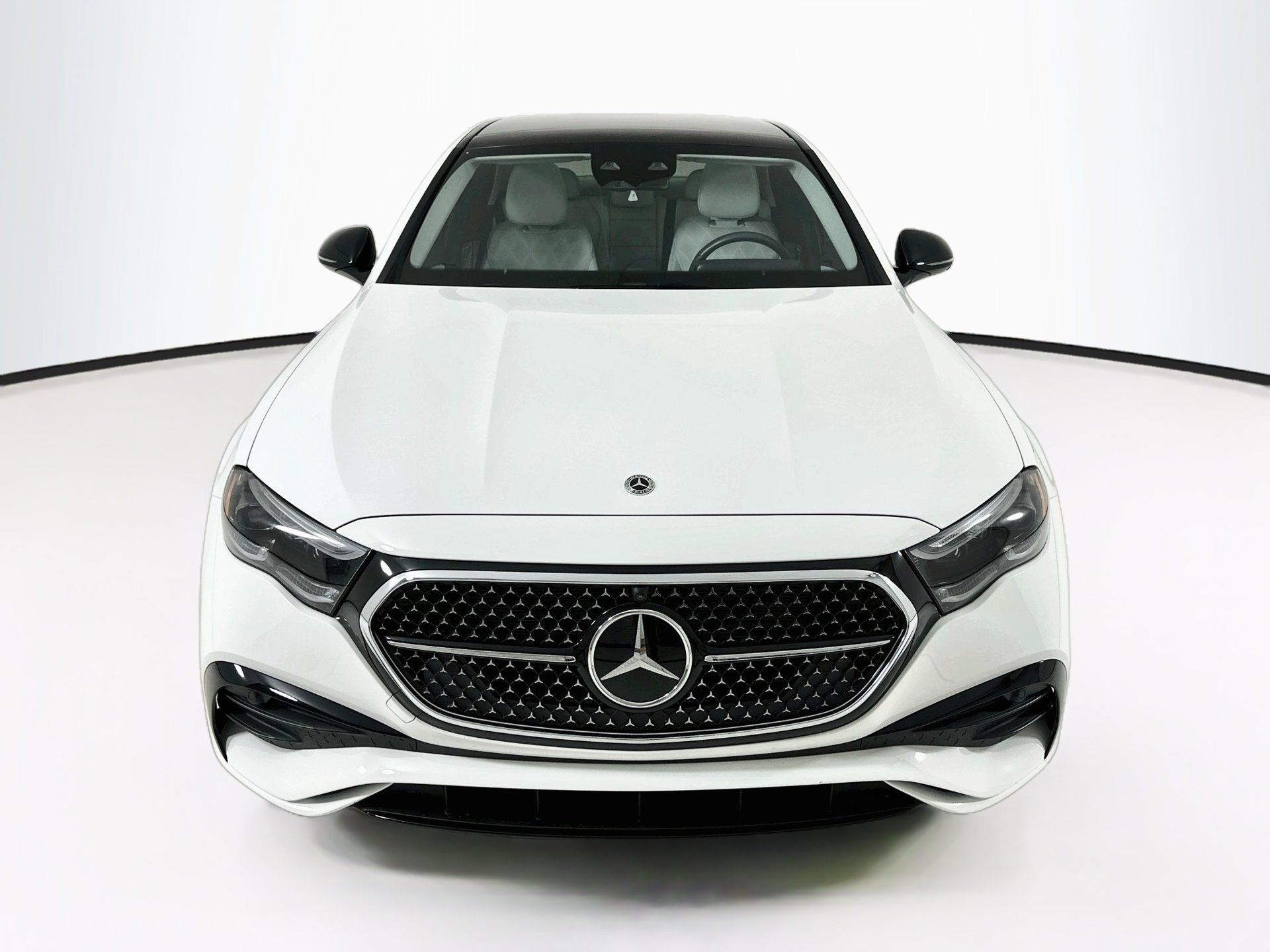 Used 2025 Mercedes-Benz E 450 4MATIC Sedan image 2