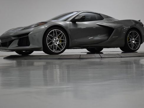 Used 2024 Chevrolet Corvette Z06 RWD image 26