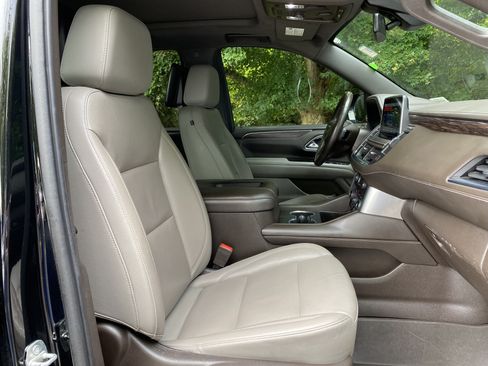 Used 2021 Chevrolet Tahoe Z71 w/ Luxury Package AWD/4WD image 36