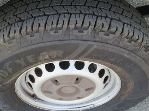 Used 2012 Mercedes-Benz Sprinter 2500 image 32