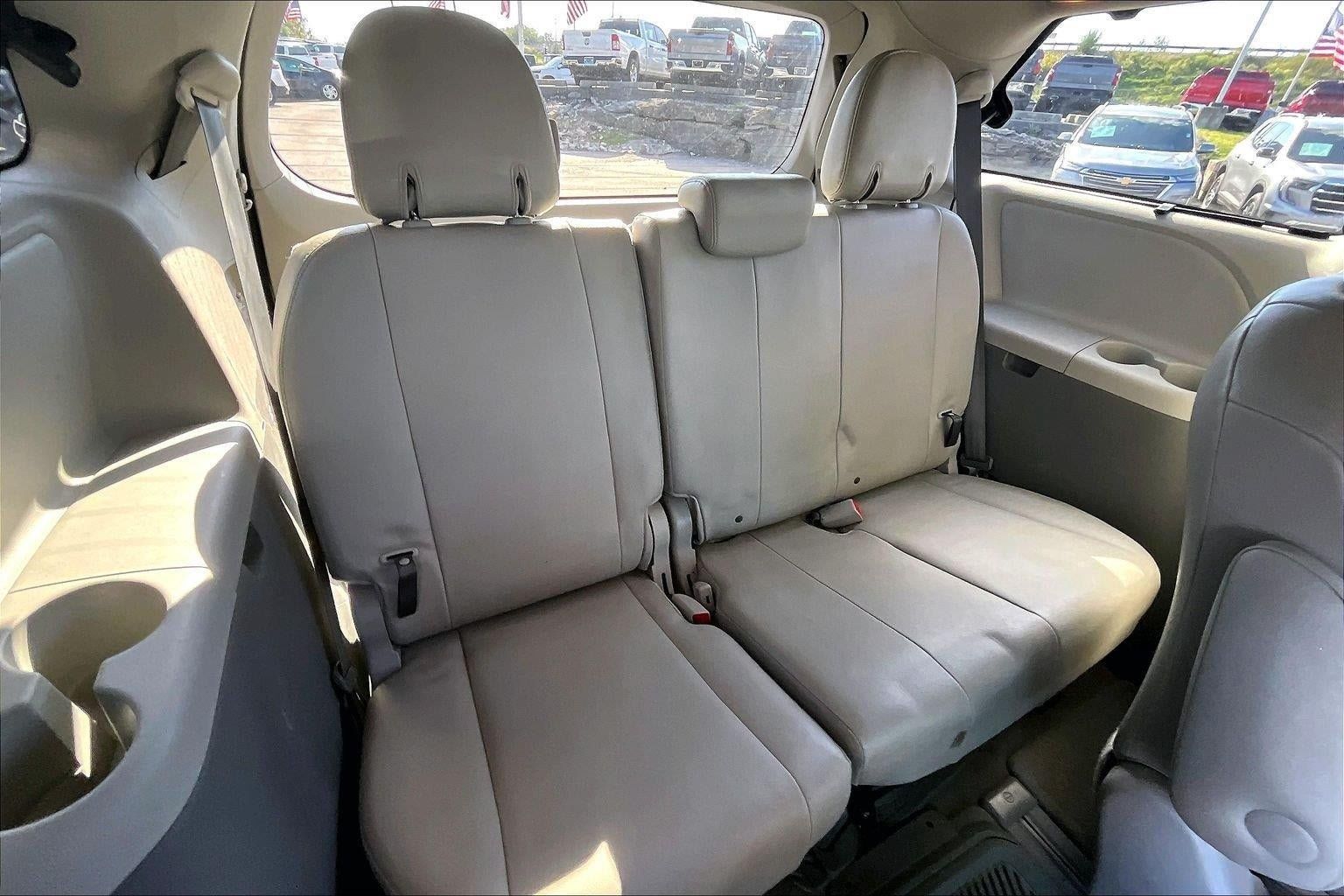 Used 2012 Toyota Sienna XLE w/ Entertainment Pkg AWD/4WD image 22