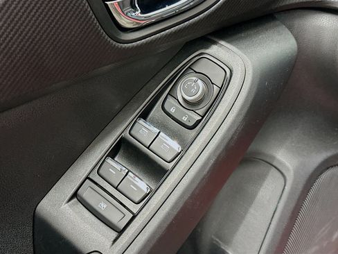 Used 2024 Subaru Crosstrek 2.5i Limited w/ Crosstrek Mirror Package image 15