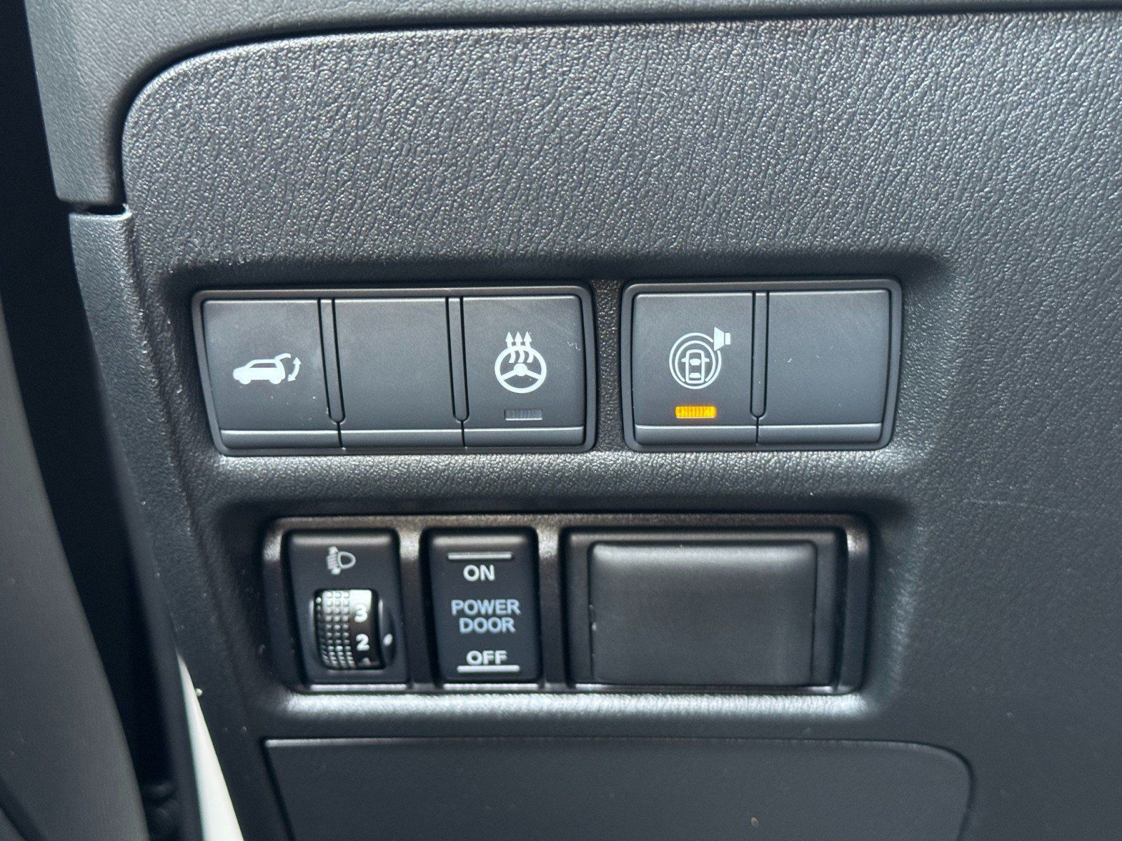 Used 2018 Nissan Armada Platinum w/ Cargo Package RWD image 17