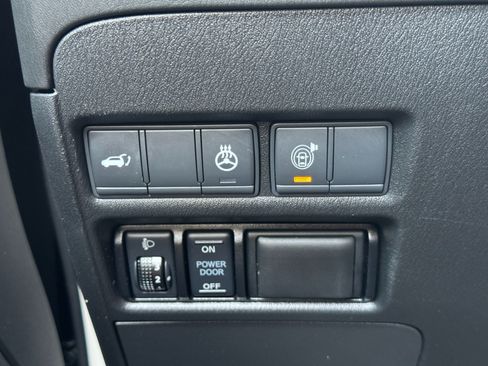 Used 2018 Nissan Armada Platinum w/ Cargo Package RWD image 17