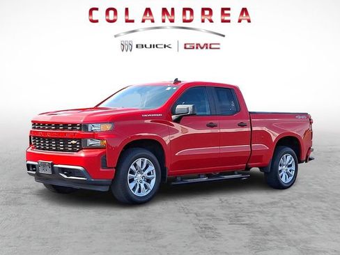 Used 2020 Chevrolet Silverado 1500 Custom w/ Custom Value Package AWD/4WD image 3