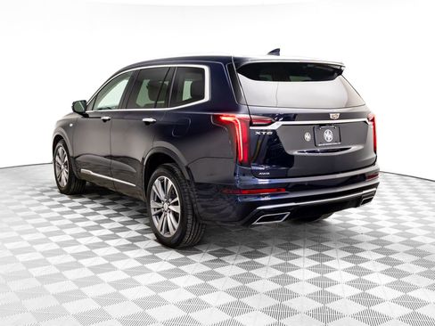Used 2021 Cadillac XT6 Premium Luxury image 3