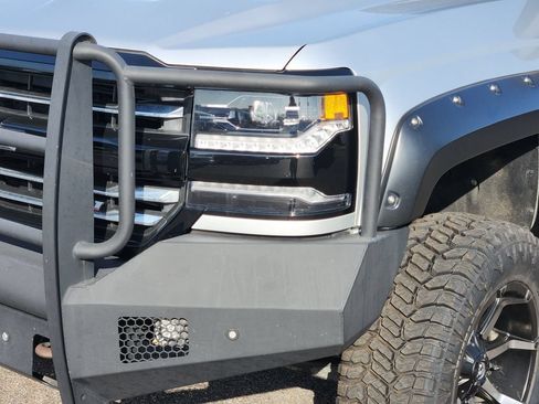 Used 2018 Chevrolet Silverado 1500 LTZ Z71 w/ Redline Edition AWD/4WD image 8