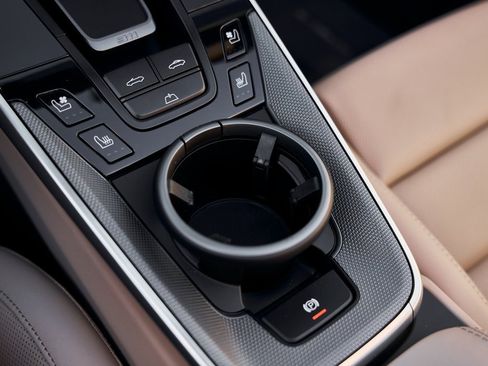 Used 2024 Porsche 911 Turbo image 61