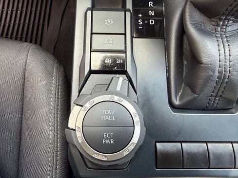 Used 2025 Toyota Tacoma SR5 image 23