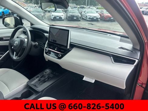 Certified 2026 Toyota Corolla Cross LE w/ Moonroof Package AWD/4WD image 7