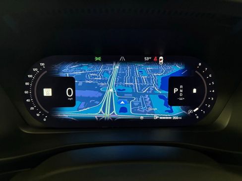 Used 2024 Volvo XC40 B5 Ultimate w/ Protection Package Premier image 10