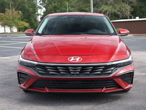 Used 2024 Hyundai Elantra SEL w/ Convenience Package FWD image 8