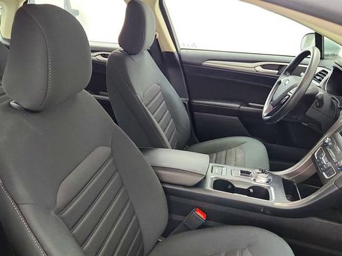 Used 2020 Ford Fusion SE FWD image 21